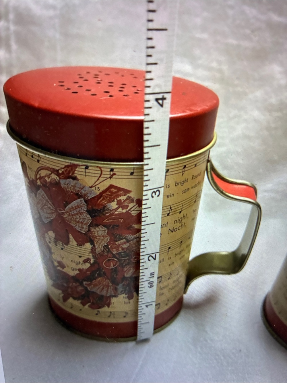 Vintage Classic Red Holiday Metal Salt & Pepper Shakers Music notes Tin Canister - Picture 6 of 6